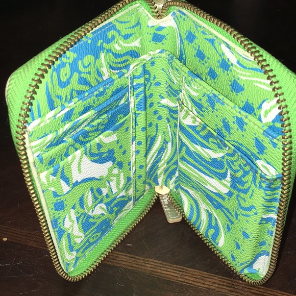 Lilly Pulitzer Wallet - Picture 2 of 3
